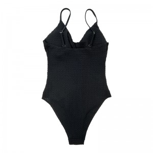 Az egyrészes redős fürdőruhák szelete