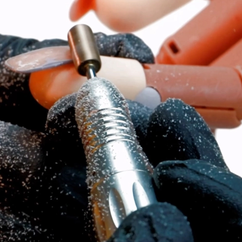 Egyedi és absztrakt köröm minták