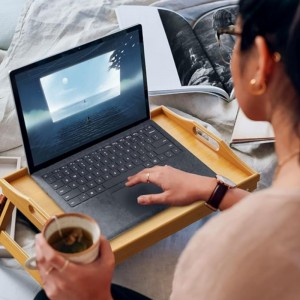 Bambusz összecsukható reggeli tálca ágy asztal