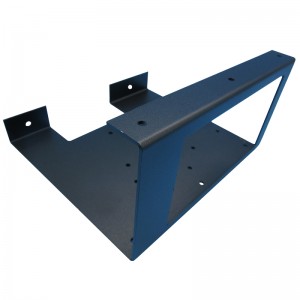 Az alumínium ötvözet fémlemezének egyedi feldolgozása eloxált kivitelben.