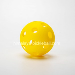 26 lyukas savanyúság