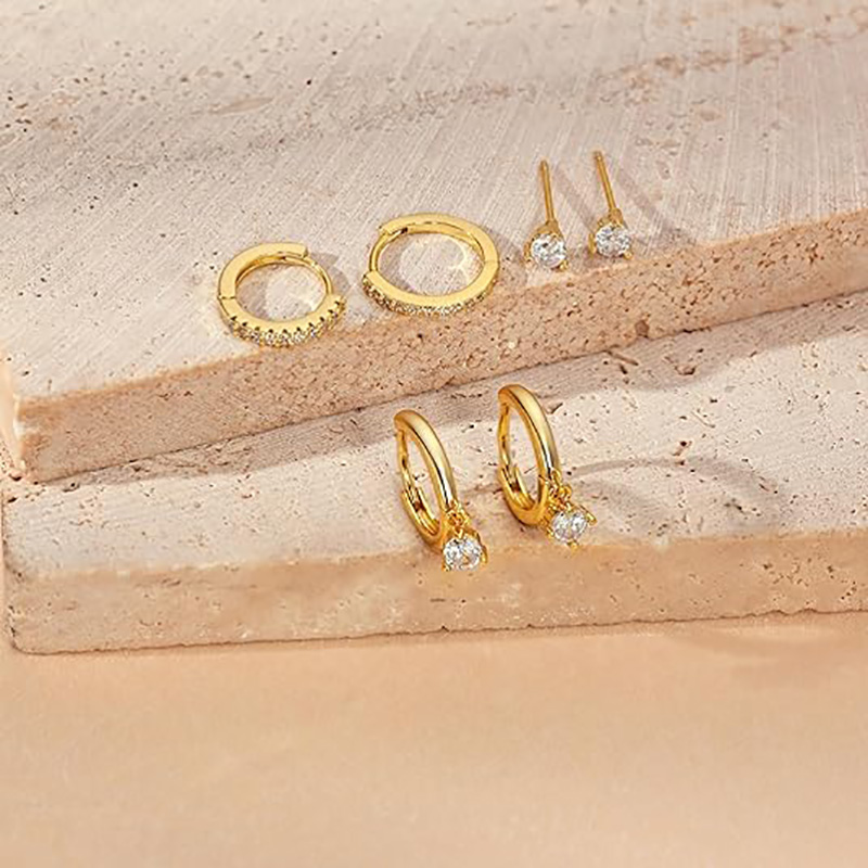 3 páros arany karikás fülbevaló készlet: divatos fülbevaló, divatos kis 14K aranyozott hipoallergén lógó porc Huggie Hoop fülbevalónőknek Arany ékszernői lányoknak Ajándékok