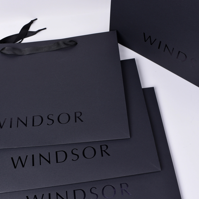 Noir luxe papírzacskó