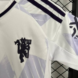 25/26 gyerek m-U távoli méret: 16-28